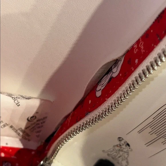 Loungefly NWT! Disney 101 Dalmatians Classic Book Convertible Crossbody/Backpack - Picture 14 of 17